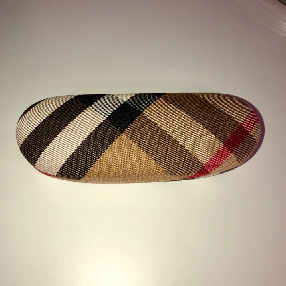 Burberry sunglasses case!